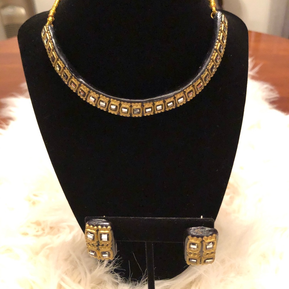 Choker  Necklace and Matching Earrings